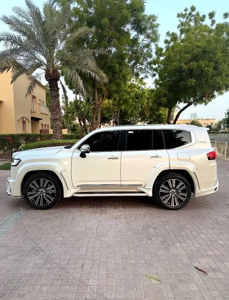 2025 Toyota Land Cruiser thumbnail 8