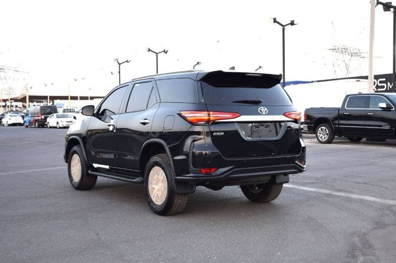2026 Toyota Fortuner EXR thumbnail 3