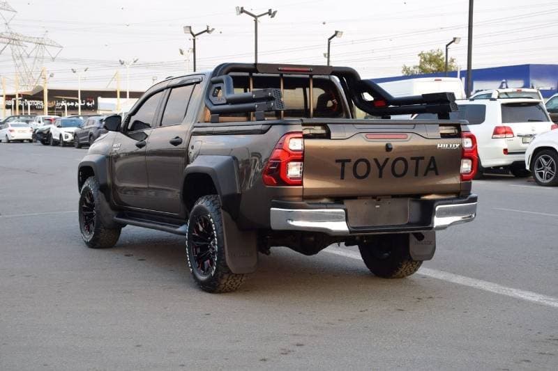2020 Toyota Hilux thumbnail 6