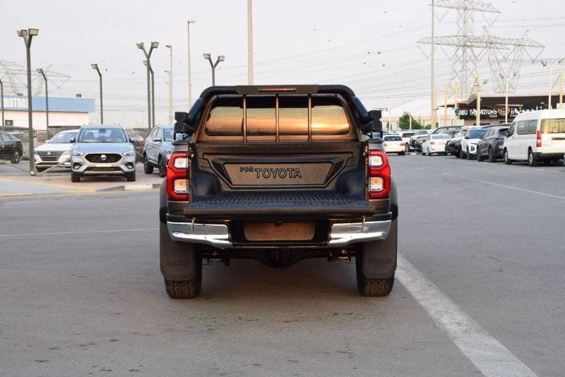 2020 Toyota Hilux thumbnail 5