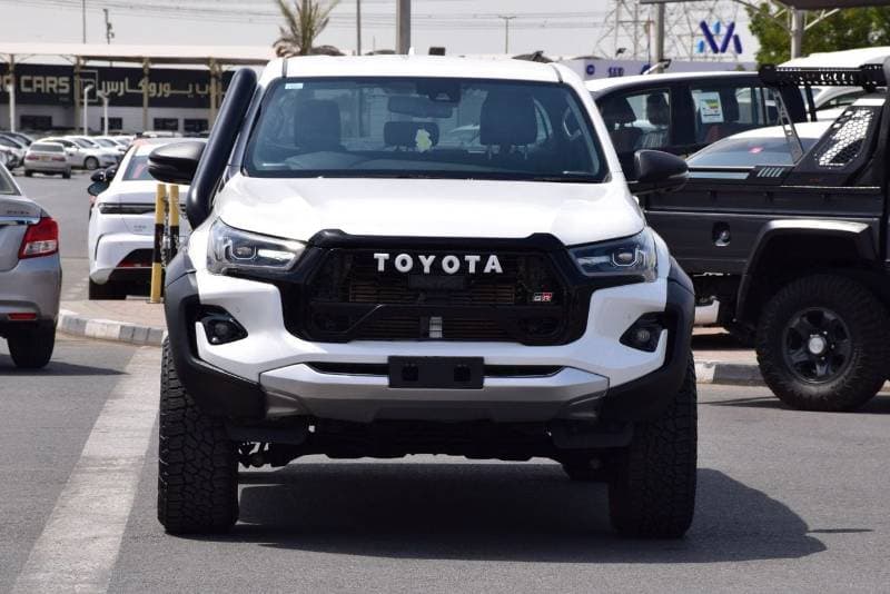 2023 Toyota Hilux GR SPORT thumbnail 6