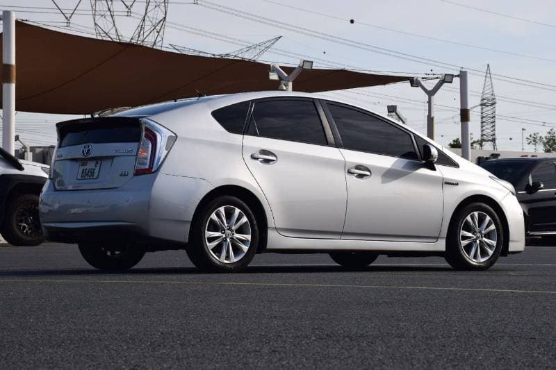 2013 Toyota Prius STANDARD thumbnail 7