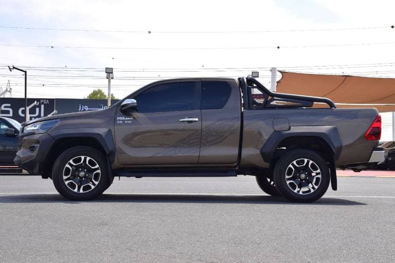 2023 Toyota Hilux GR SPORT thumbnail 6