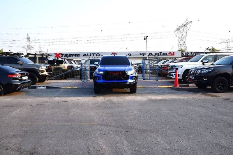 2019 Toyota Hilux TRD thumbnail 3