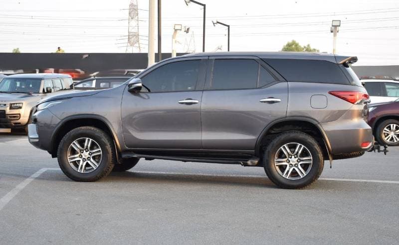 2017 Toyota Fortuner STANDARD D thumbnail 4