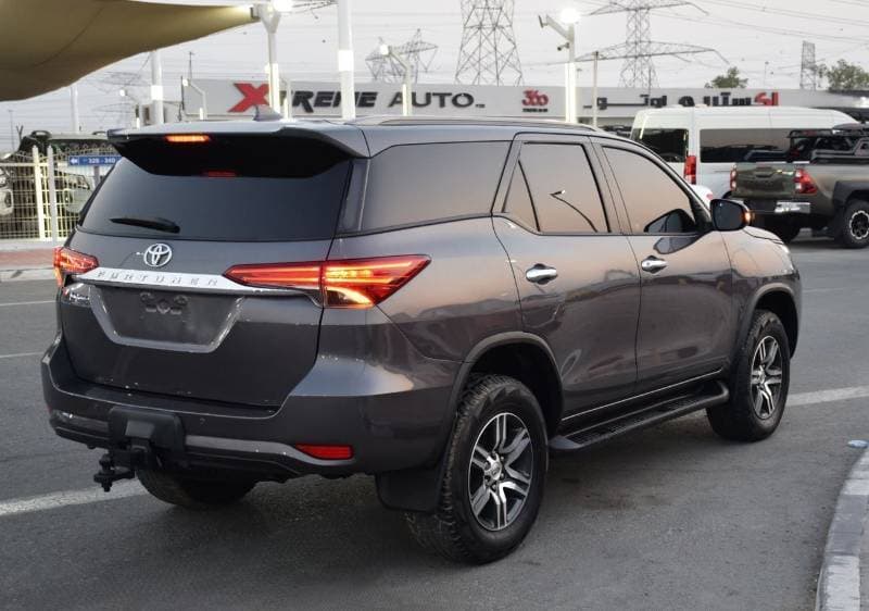 2017 Toyota Fortuner STANDARD D thumbnail 5