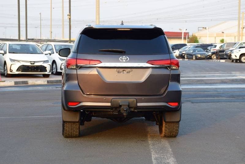 2017 Toyota Fortuner STANDARD D thumbnail 6