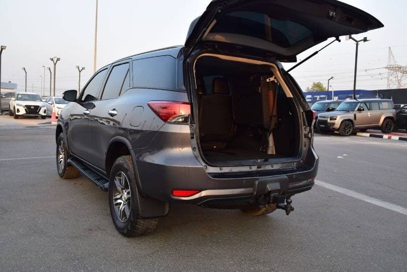 2017 Toyota Fortuner STANDARD D thumbnail 8