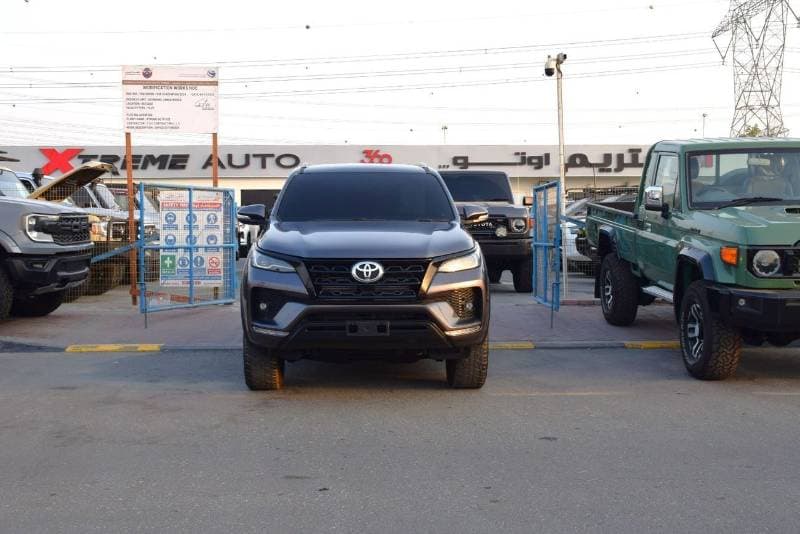 2017 Toyota Fortuner STANDARD D thumbnail 3