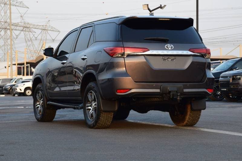 2017 Toyota Fortuner STANDARD D thumbnail 7