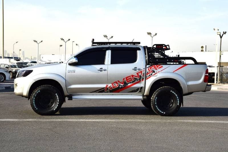 2013 Toyota Hilux DLX thumbnail 2