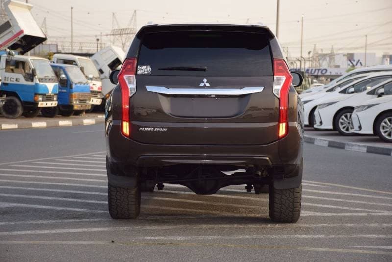 2019 Mitsubishi Pajero Sport thumbnail 5