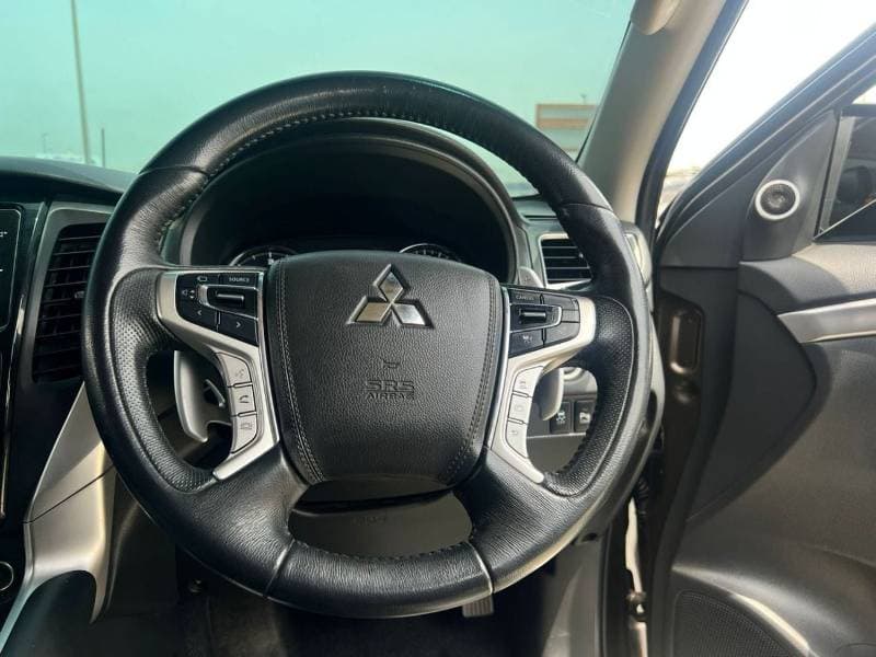 2019 Mitsubishi Pajero Sport thumbnail 7