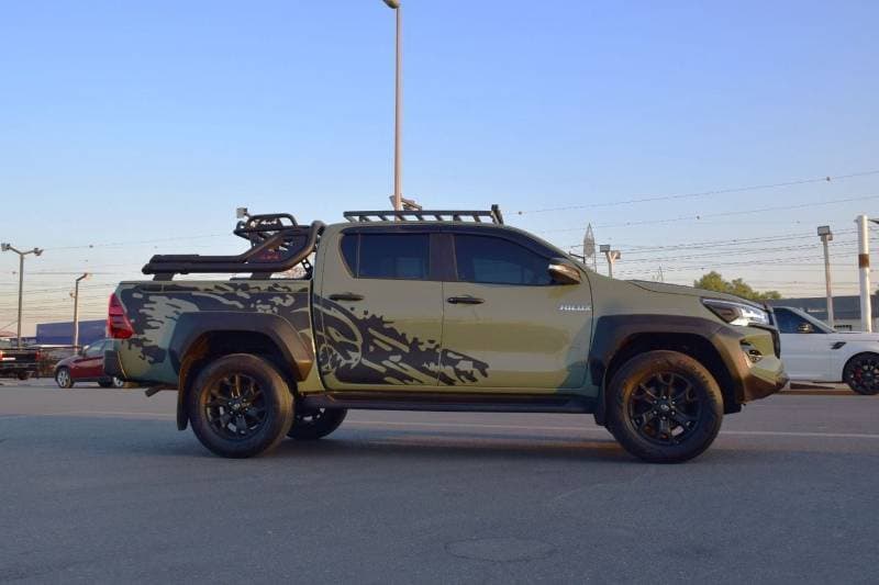 2021 Toyota Hilux SGLX thumbnail 5