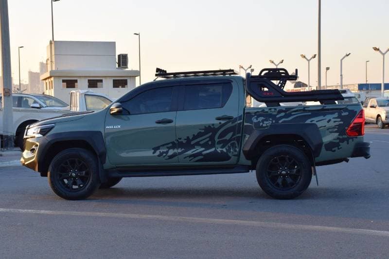2021 Toyota Hilux SGLX thumbnail 8