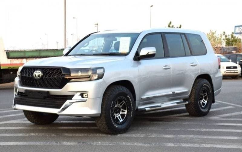 2017 Toyota Land Cruiser VXR thumbnail 3