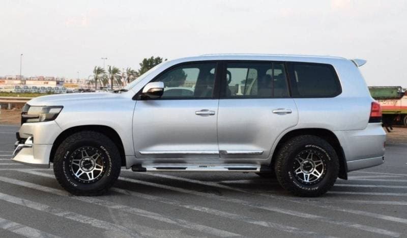 2017 Toyota Land Cruiser VXR thumbnail 7