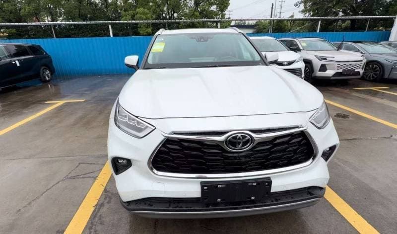 2026 Toyota Highlander Superme 2.5 Hybrid With JBL thumbnail 3