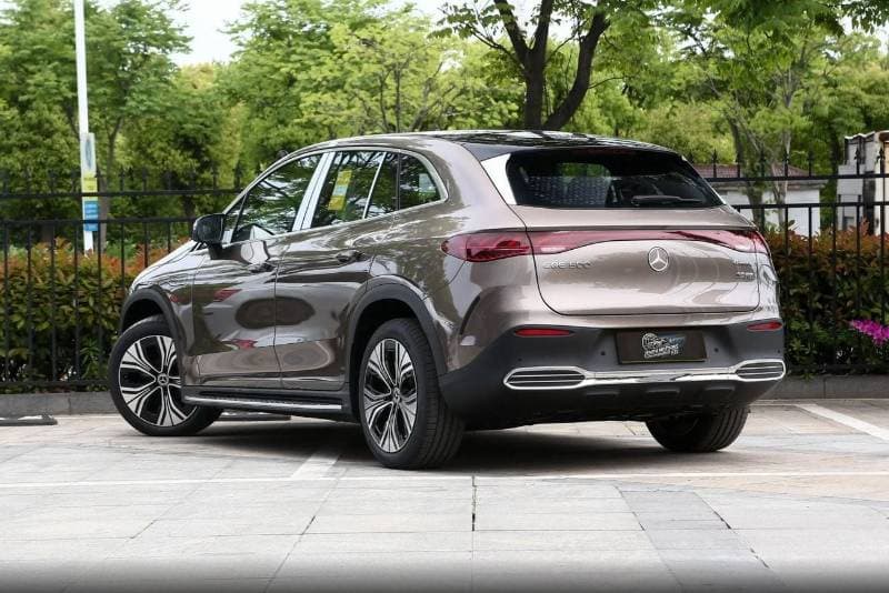 2024 Mercedes Benz EQE 500 4MATIC thumbnail 4