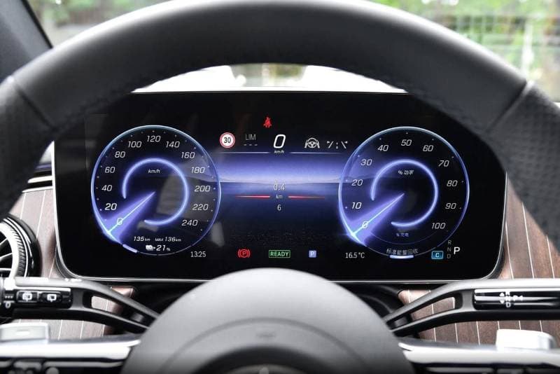 2024 Mercedes Benz EQE 500 4MATIC thumbnail 7