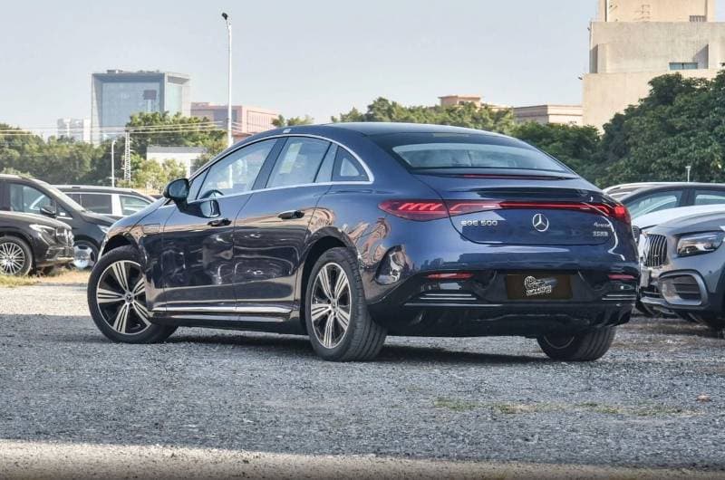 2025 Mercedes Benz EQE 500 4MATIC thumbnail 4