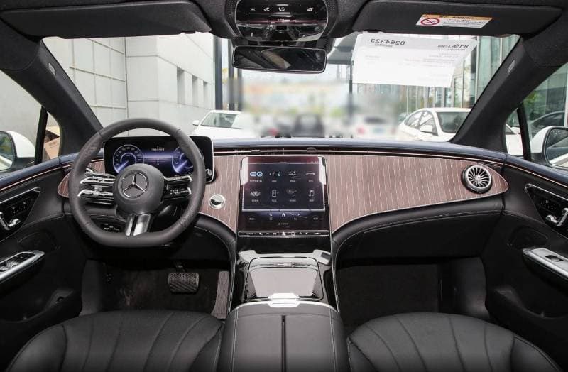 2025 Mercedes Benz EQE 500 4MATIC thumbnail 6