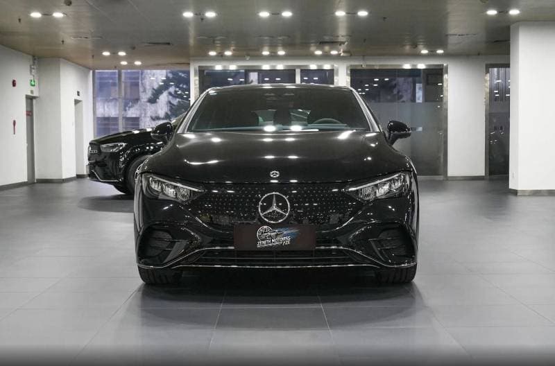 2025 Mercedes Benz EQE 500 4MATIC thumbnail 2