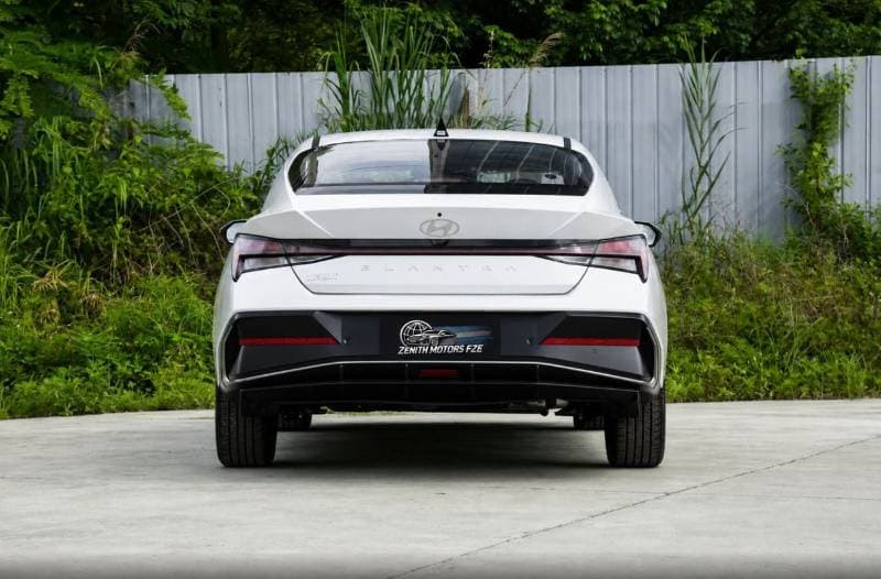 2026 Hyundai Elantra 1.5L CVT LUX thumbnail 4