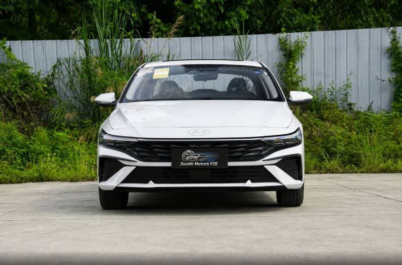 2026 Hyundai Elantra 1.5L CVT LUX thumbnail 2