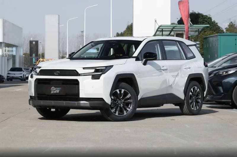2026 Toyota RAV4 Luxury 2.0L