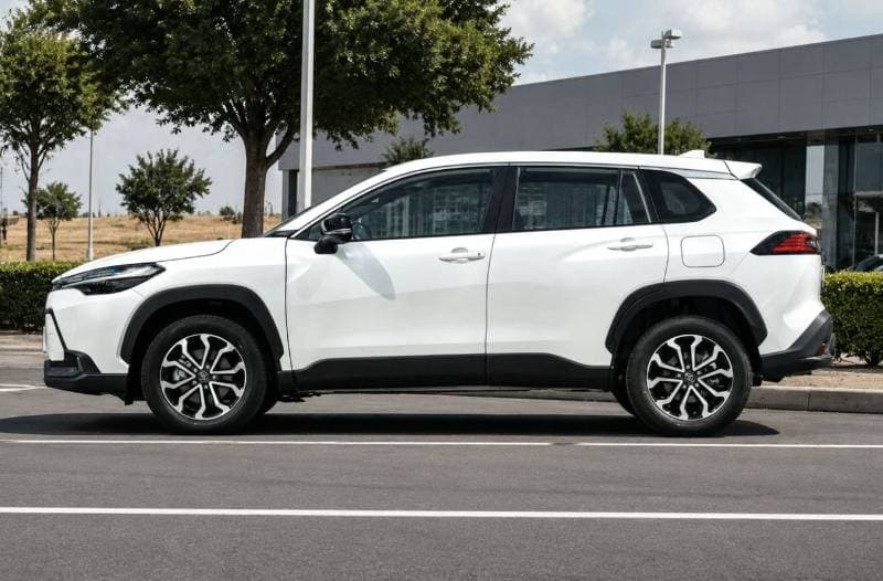 2026 Toyota Frontlander Luxury thumbnail 3