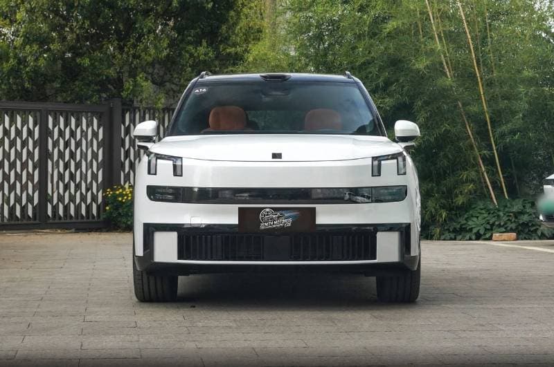2025 Lynk & Co 900 Ultra