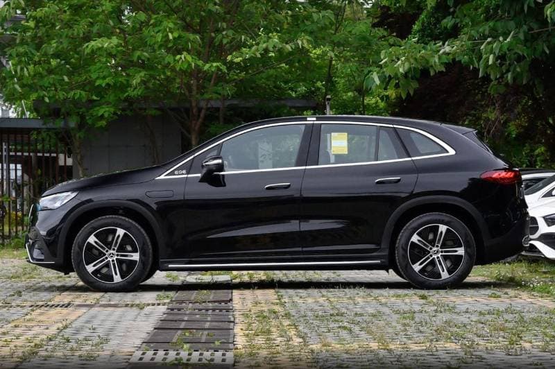 2024 Mercedes Benz EQE 500 4MATIC thumbnail 3