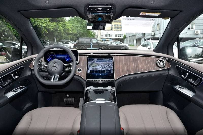 2024 Mercedes Benz EQE 500 4MATIC thumbnail 6