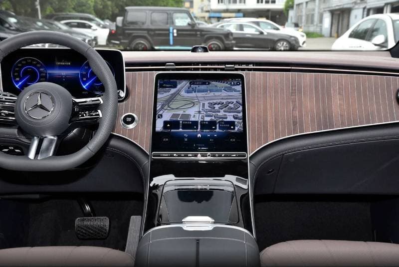 2024 Mercedes Benz EQE 500 4MATIC thumbnail 8