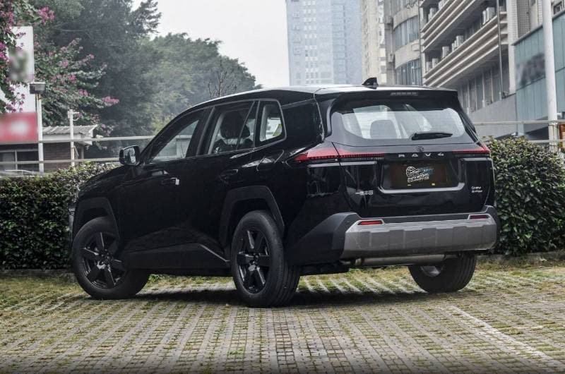 2026 Toyota RAV4 2.5L Luxury thumbnail 5
