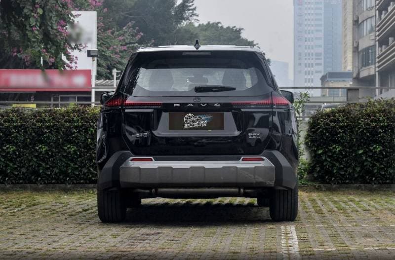 2026 Toyota RAV4 2.5L Luxury thumbnail 6
