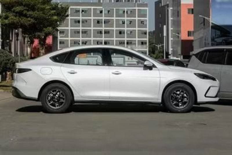 2025 BYD Seal 05 Luxury thumbnail 7