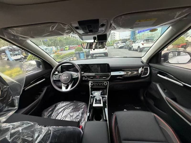 2026 Kia Seltos LX STANDARD thumbnail 6