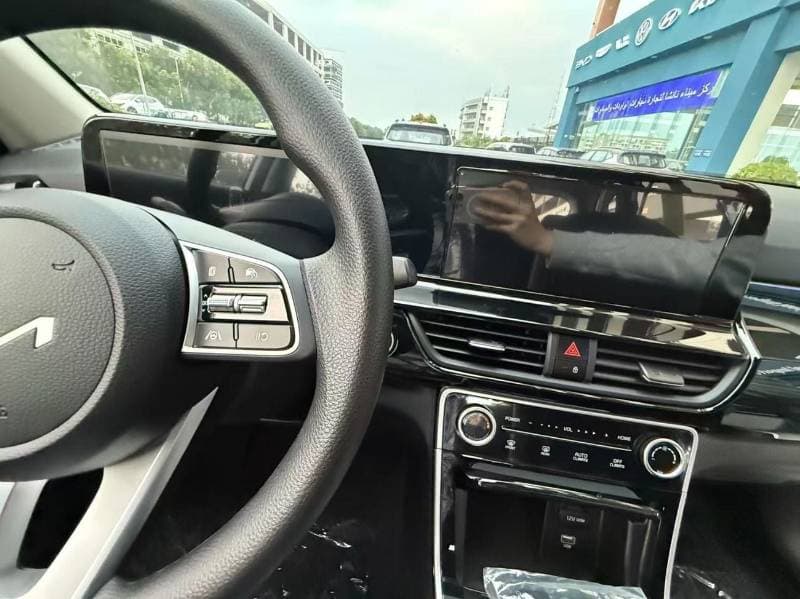 2026 Kia Seltos LX STANDARD thumbnail 8