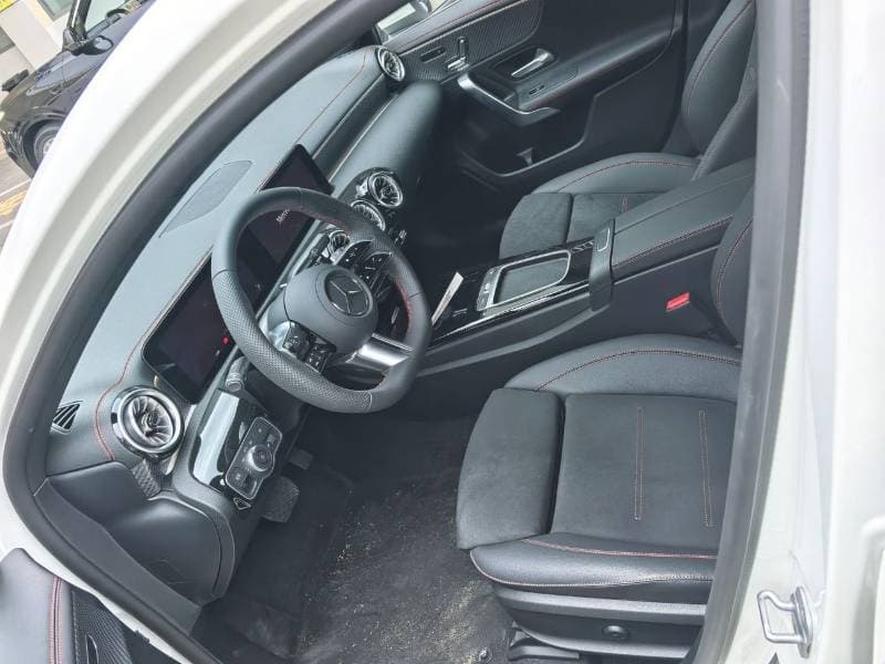2025 Mercedes Benz A 200 L thumbnail 8