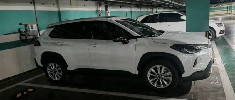 2026 Toyota Corolla Cross Elite thumbnail 3