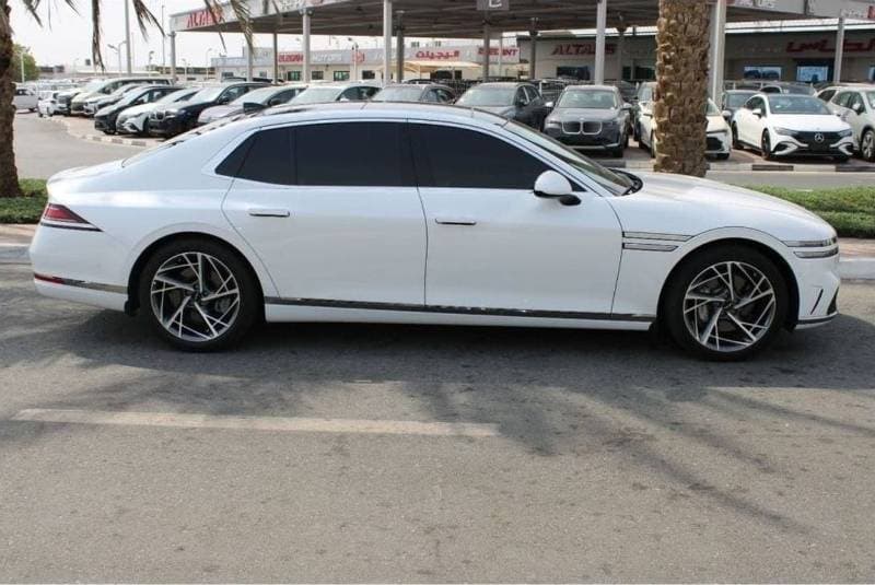 2023 Genesis G90 ROYAL thumbnail 4