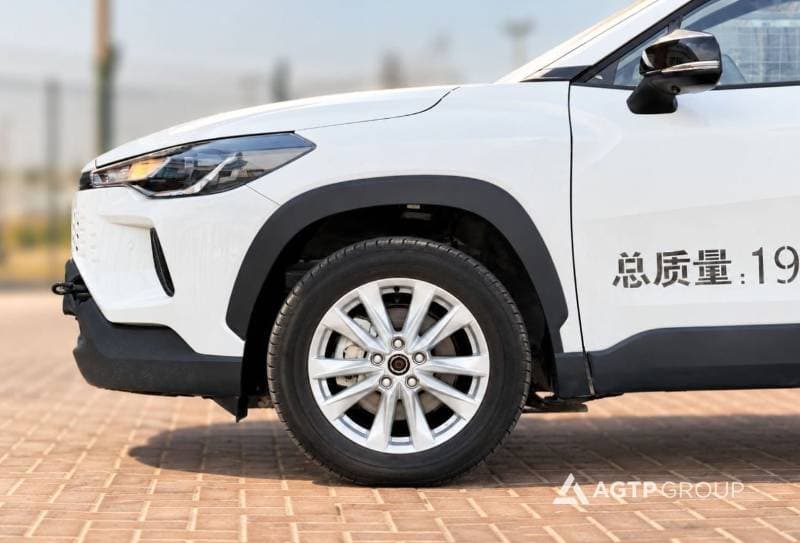 2026 Toyota Corolla Cross GLI thumbnail 3