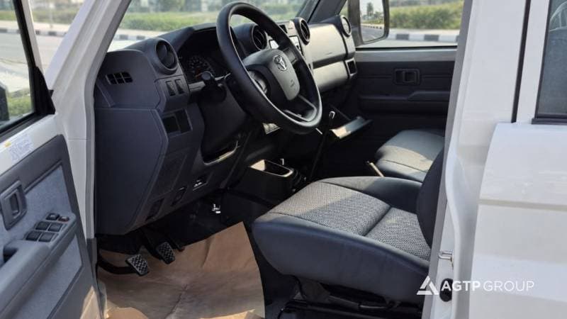 2025 Toyota Land Cruiser 70 LC 76 , 5 DOOR thumbnail 6