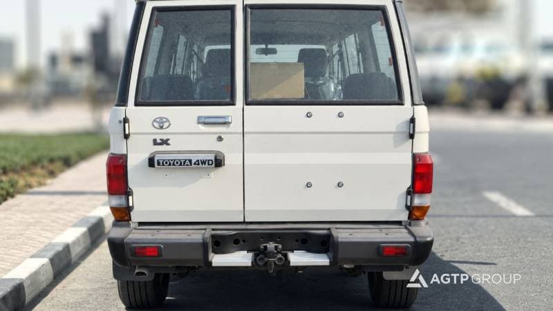2025 Toyota Land Cruiser 70 LC 76 , 5 DOOR thumbnail 5