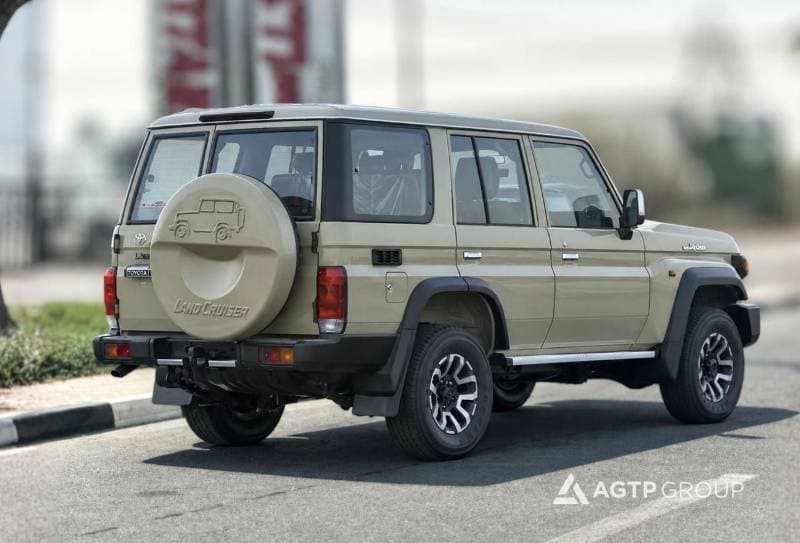 2026 Toyota Land Cruiser 70 LC76 LX thumbnail 3