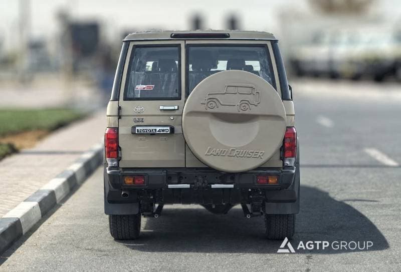 2026 Toyota Land Cruiser 70 LC76 LX thumbnail 4
