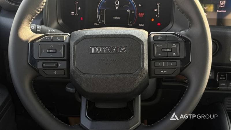 2027 Toyota FJ Cruiser GXR thumbnail 8