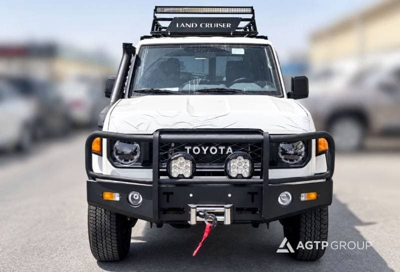 2025 Toyota Land Cruiser 70 LC76 LX